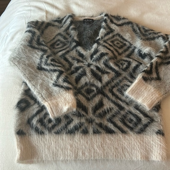 New never worn no damage Jcrew snowflake sweater. - Picture 2 of 5